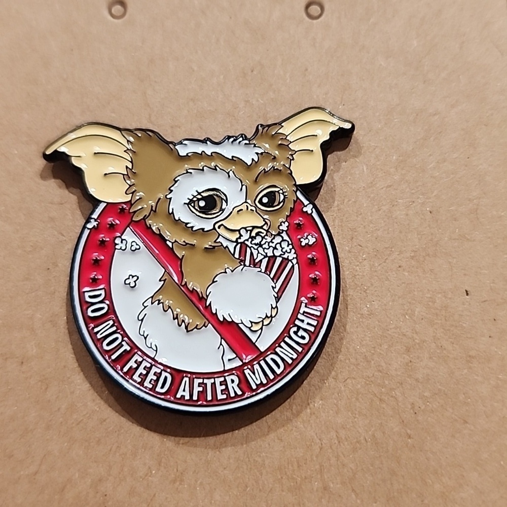 Do Not Feed After Midnight Gizmo Enamel Brooch - Brown & Red - Picture 4 of 4